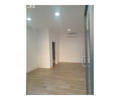 SEMINUEVO EN EJE COMERCIAL