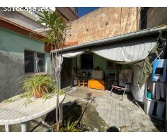 CASA CON JARDÍN