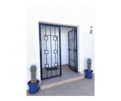 Villa de 2 dormitorios con piscina y vistas al mar en venta en Mojacar playa