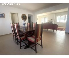 Villa de 2 dormitorios con piscina y vistas al mar en venta en Mojacar playa