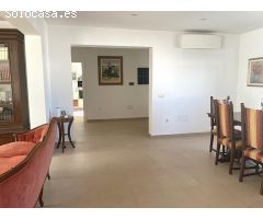 Villa de 2 dormitorios con piscina y vistas al mar en venta en Mojacar playa