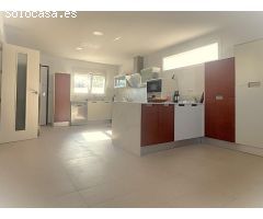 Villa de 2 dormitorios con piscina y vistas al mar en venta en Mojacar playa