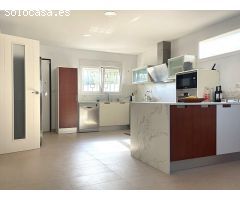 Villa de 2 dormitorios con piscina y vistas al mar en venta en Mojacar playa