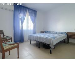 Villa de 2 dormitorios con piscina y vistas al mar en venta en Mojacar playa
