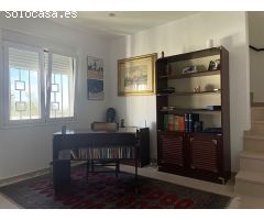 Villa de 2 dormitorios con piscina y vistas al mar en venta en Mojacar playa