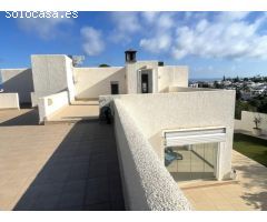 Villa de 2 dormitorios con piscina y vistas al mar en venta en Mojacar playa