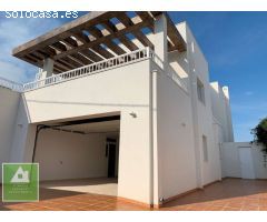 Villa de 4 dormitorios en venta en Mojacar