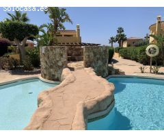 Villa moderna de 4 dormitorios sobre planos en Desert Springs GOLF
