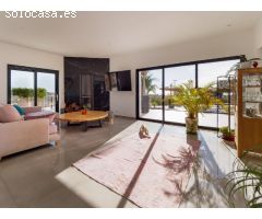 Preciosa villa moderna de 3 dormitorios en una parcela de 3000m2 en Pilar de
