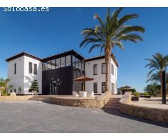 Preciosa villa moderna de 3 dormitorios en una parcela de 3000m2 en Pilar de