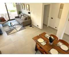 Elegante villa de tres dormitorios con vistas al golf y a la montaña en Desert