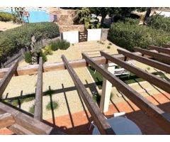 Elegante villa de tres dormitorios con vistas al golf y a la montaña en Desert