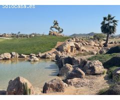 Elegante villa de tres dormitorios con vistas al golf y a la montaña en Desert