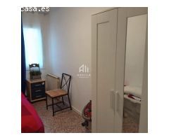 ¡Tu nuevo hogar te espera en Zona Instituts! Espacioso piso de 4 habitaciones