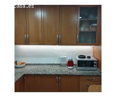 ¡Tu nuevo hogar te espera en Zona Instituts! Espacioso piso de 4 habitaciones