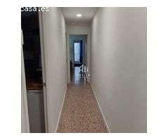 ¡Tu nuevo hogar te espera en Zona Instituts! Espacioso piso de 4 habitaciones