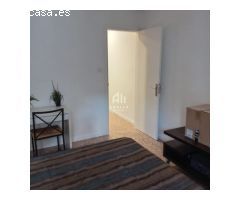 ¡Tu nuevo hogar te espera en Zona Instituts! Espacioso piso de 4 habitaciones