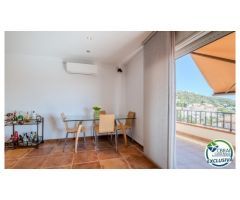 BONITA CASA ADOSADA CON VISTAS EN PUIG ROM