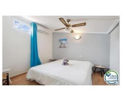 Ático-Dúplex reformado con terraza de 8m2 y vistas al mar y al canal