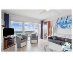 Ático-Dúplex reformado con terraza de 8m2 y vistas al mar y al canal