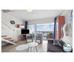 Ático-Dúplex reformado con terraza de 8m2 y vistas al mar y al canal