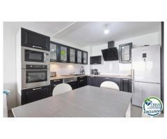 Ático-Dúplex reformado con terraza de 8m2 y vistas al mar y al canal