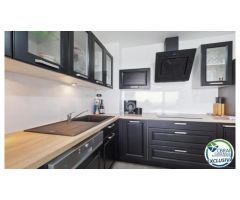 Ático-Dúplex reformado con terraza de 8m2 y vistas al mar y al canal