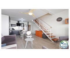 Ático-Dúplex reformado con terraza de 8m2 y vistas al mar y al canal