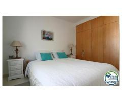 Gran villa con apartamento para invitados y amarre privado de 12m