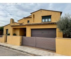 Chalet en venta en la Bisbal dEmporda