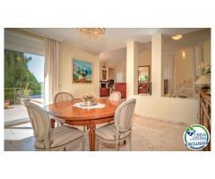 Exclusiva villa de lujo de 348 m² en una amplia parcela de 755 m²