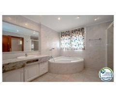 Exclusiva villa de lujo de 348 m² en una amplia parcela de 755 m²