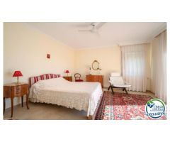 Exclusiva villa de lujo de 348 m² en una amplia parcela de 755 m²