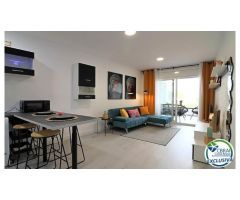 Apartamento moderno completamente renovado con vistas al canal