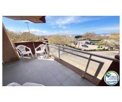 PORT ROSES Apartamento de dos dormitorios con terraza de 7 m2 a 75 metros del