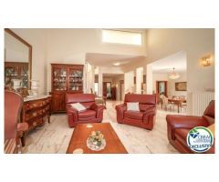 Exclusiva villa de lujo de 348 m² en una amplia parcela de 755 m²