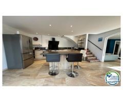 En Venta: Casa Típica Española en Empuriabrava - Distrito Poblado Típico