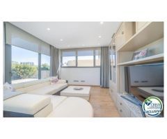 Planta baja de 3 dormitorios con 224 m2 de terraza y jardín a 200m de la playa