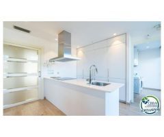 Planta baja de 3 dormitorios con 224 m2 de terraza y jardín a 200m de la playa