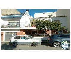 Bonita casa con mucho potencial en zona residencial de la Vila de Llançà.