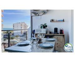 Estudio renovado a 50 m de la playa en Roses, Costa Brava - Vistas al mar y