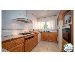 Exclusiva villa de lujo de 348 m² en una amplia parcela de 755 m²