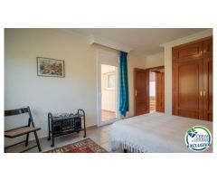Exclusiva villa de lujo de 348 m² en una amplia parcela de 755 m²