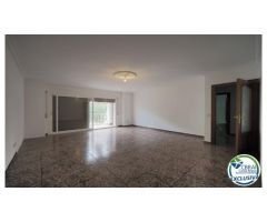 Apartamento amplio céntrico y a 250 m de la playa