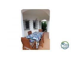 Acogedora y encantadora casa de vacaciones en Empuriabrava