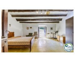 Gran casa de pueblo en el corazón de Palau Saverdera