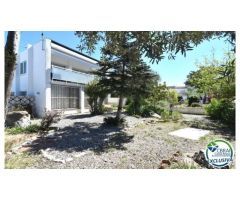 PISO CON JARDÍN PRIVADO DE 200M2.