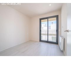 DÚPLEX DE 3 HABITACIONES CON TERRAZA DE 50 M2 A 15 METROS DE LA RAMBLA DE