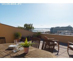 Ático en 1º línea con solárium, preciosas vistas y licencia turística.