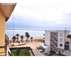 Ático en 1º línea con solárium, preciosas vistas y licencia turística.
